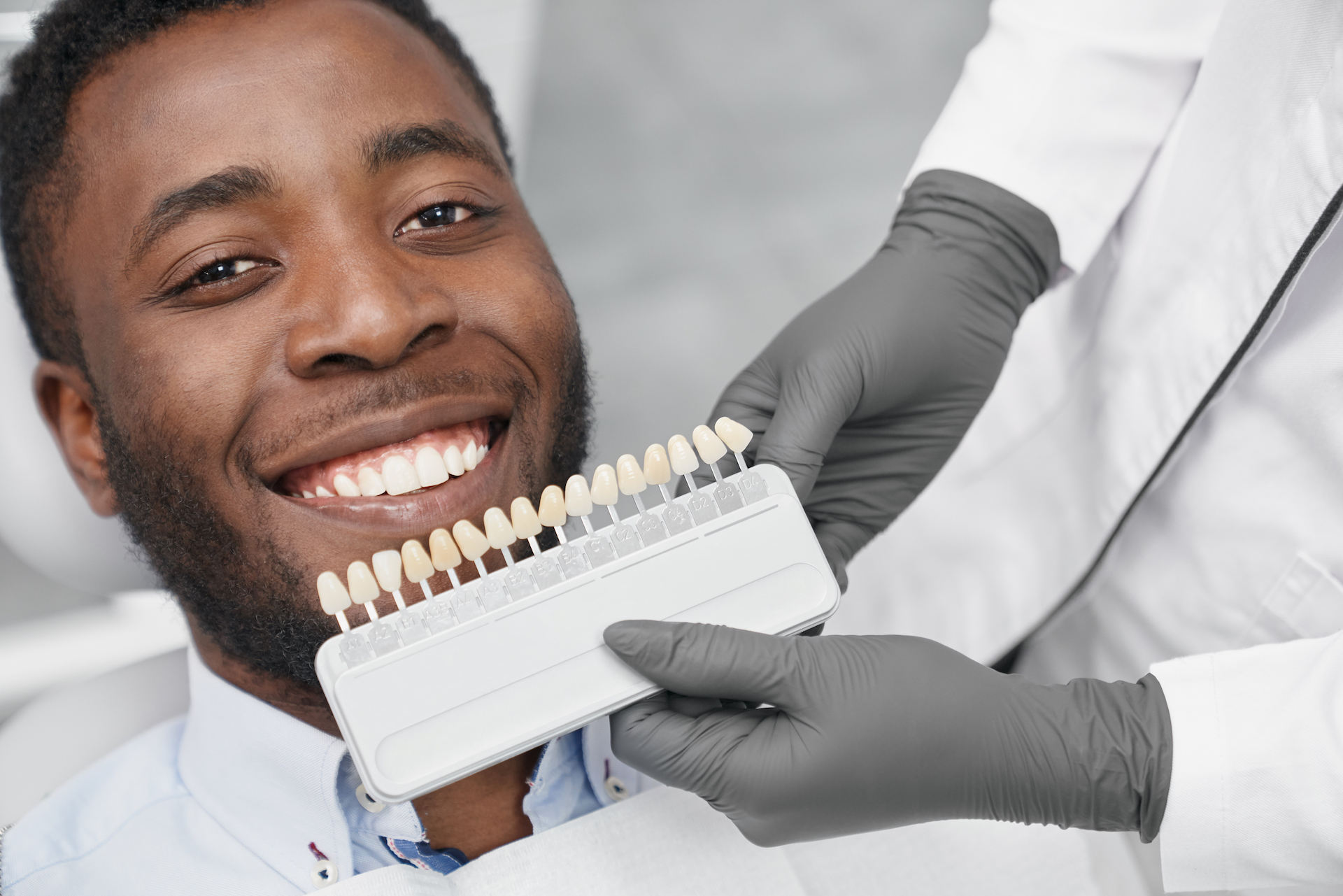 How Veneers Can Give You a New Smile For the Summer